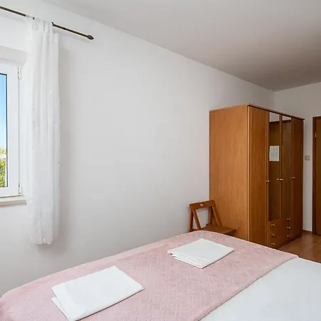 게스트하우스 Bellevue 2 챠브타트